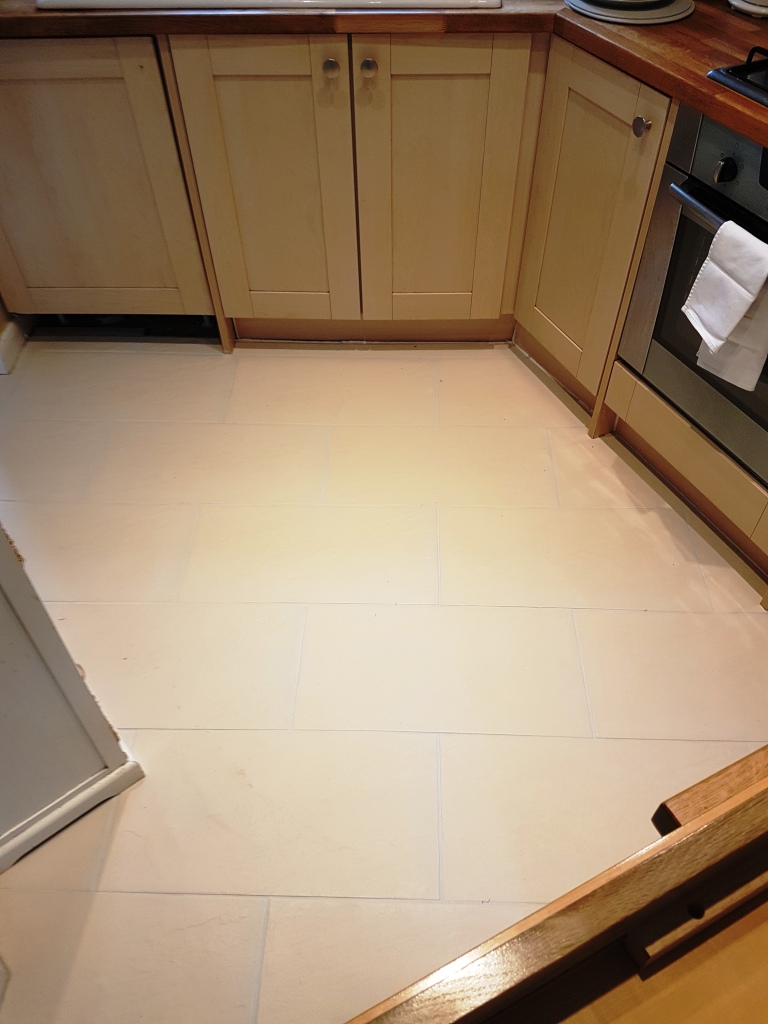 Kitchen Porcelain Tile and Grout After Cleaning and Grout Colouring Leighton Buzzard